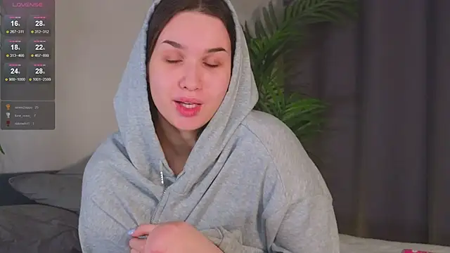 Snapshot of Roxie_Mils chatting on December 2024 06:35:02 PM Roxie Mils online show from December 2024 06:35:02 PM