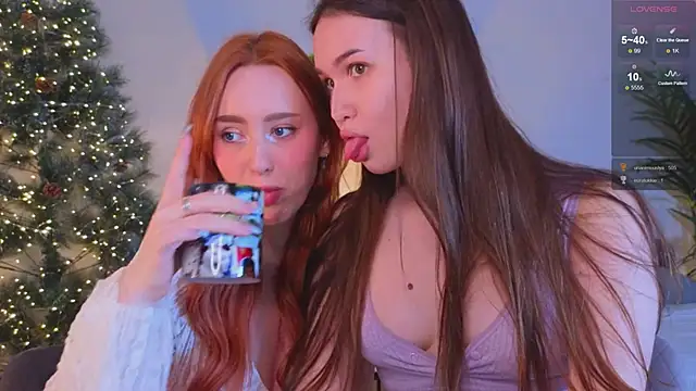 Snapshot of Roxie_Mils chatting on December 2024 03:33:02 PM Roxie Mils online show from December 2024 03:33:02 PM