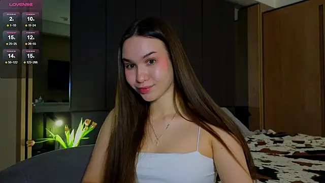 Snapshot of Roxie_Mils chatting on March 2025 06:10:02 PM Roxie Mils online show from March 2025 06:10:02 PM