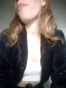 EvaRush online show from October 2025 09:02:01 PM