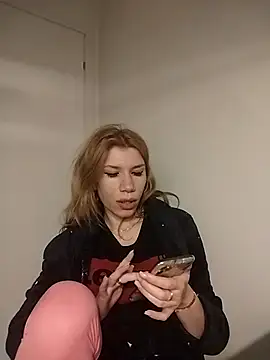 EvaRush online show from December 2025 09:54:01 PM