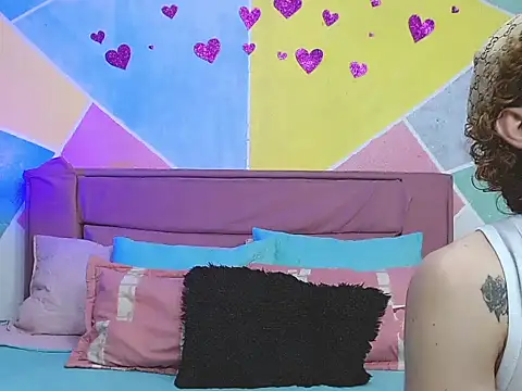 tylor boy online show from September 2025 06:40:01 PM