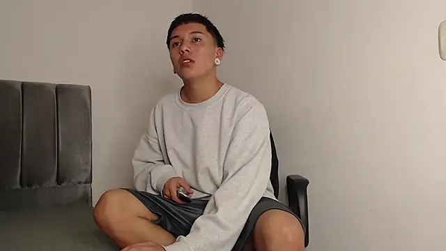 alex-lover online show from February 2025 01:11:01 AM