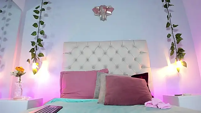 Isabella Flowers online show from January 2026 09:27:01 PM