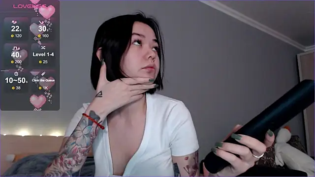 Snapshot of osaka_nia chatting on January 2025 02:13:01 PM osaka nia online show from January 2025 02:13:01 PM