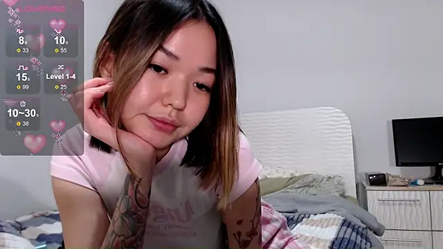 Snapshot of osaka_nia chatting on October 2025 04:05:02 PM osaka nia online show from October 2025 04:05:02 PM