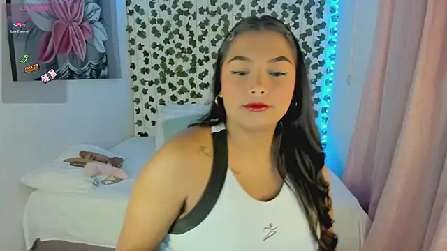 Snapshot of daren_paulina chatting on September 2025 03:28:01 AM daren paulina online show from September 2025 03:28:01 AM