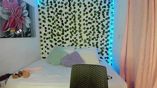 Snapshot of daren_paulina chatting on September 2025 01:08:02 AM daren paulina online show from September 2025 01:08:02 AM