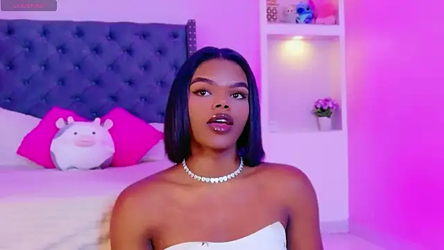 CamiEstrada online show from November 2025 05:18:02 AM