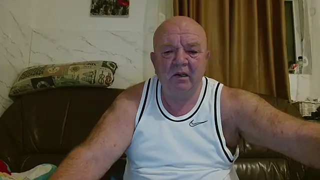 fullballs6 online show from December 2025 03:55:01 AM