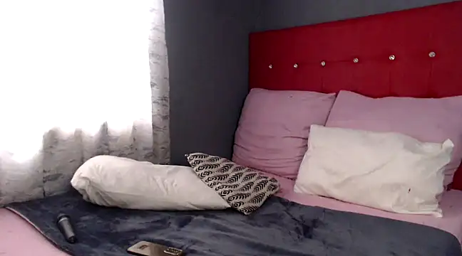 Foxybrownxx1 online show from March 2025 08:34:01 AM