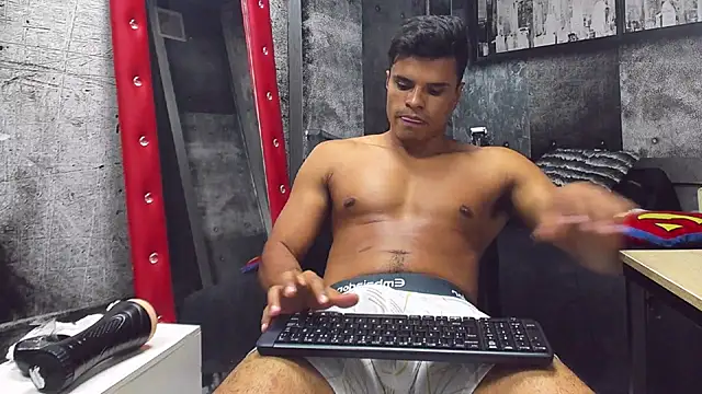 Snapshot of Derek_Lustfordx chatting on January 2025 05:35:02 PM Derek Lustfordx online show from January 2025 05:35:02 PM