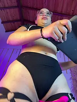 LylaLee111 online show from February 2025 01:11:02 PM