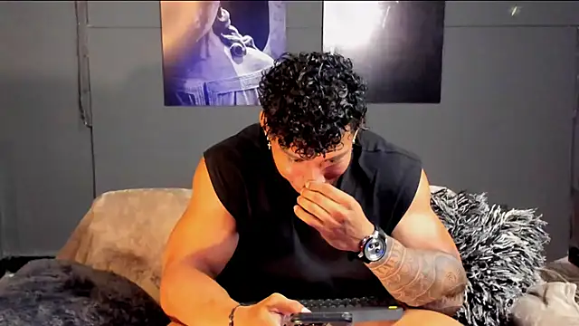 bradley smith online show from December 2025 06:28:01 AM