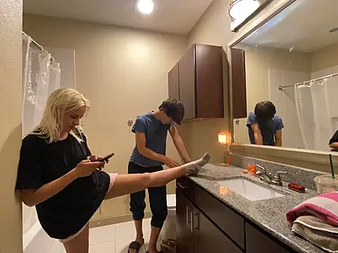 girlfriendmissy online show from March 2025 09:05:02 PM