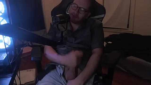 chicostick413 online show from September 2025 04:58:01 AM