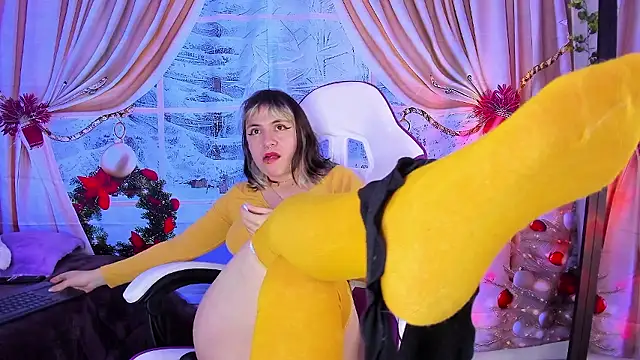 Snapshot of GilaKat chatting on December 2024 08:16:01 AM GilaKat online show from December 2024 08:16:01 AM