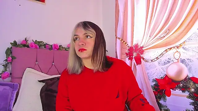 Snapshot of GilaKat chatting on December 2024 11:26:01 AM GilaKat online show from December 2024 11:26:01 AM