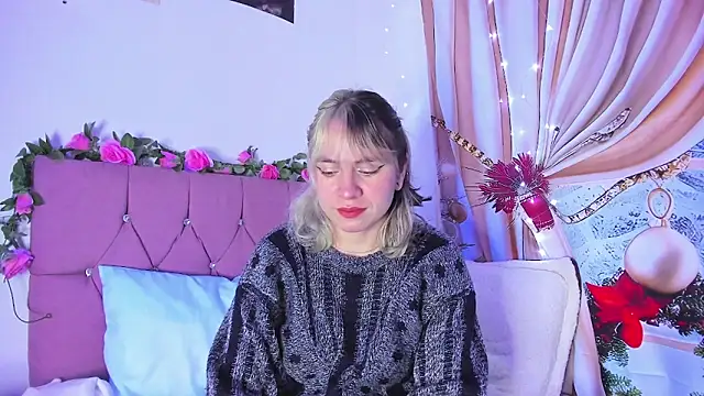 Snapshot of GilaKat chatting on December 2024 09:38:02 AM GilaKat online show from December 2024 09:38:02 AM