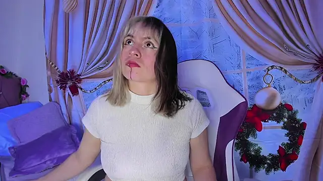 Snapshot of GilaKat chatting on December 2024 03:14:02 AM GilaKat online show from December 2024 03:14:02 AM