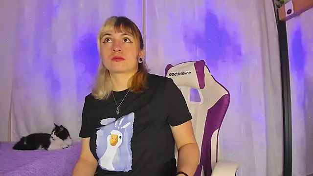 Snapshot of GilaKat chatting on January 2025 04:43:01 AM GilaKat online show from January 2025 04:43:01 AM