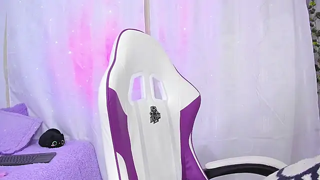 Snapshot of GilaKat chatting on January 2025 03:15:01 AM GilaKat online show from January 2025 03:15:01 AM