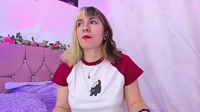 Snapshot of GilaKat chatting on January 2025 08:22:01 AM GilaKat online show from January 2025 08:22:01 AM