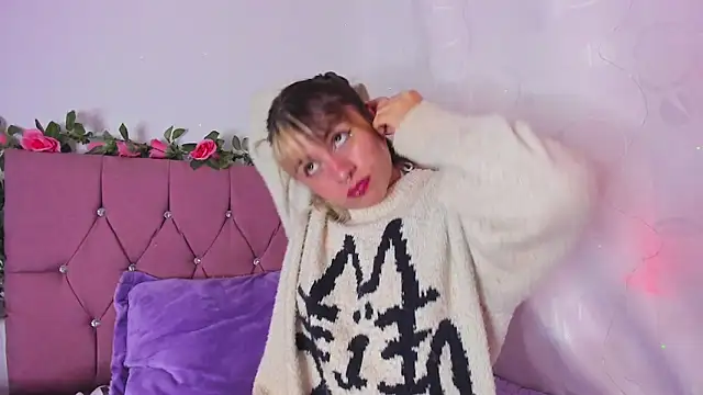 Snapshot of GilaKat chatting on February 2025 10:59:02 AM GilaKat online show from February 2025 10:59:02 AM