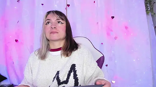 Snapshot of GilaKat chatting on February 2025 07:58:02 AM GilaKat online show from February 2025 07:58:02 AM