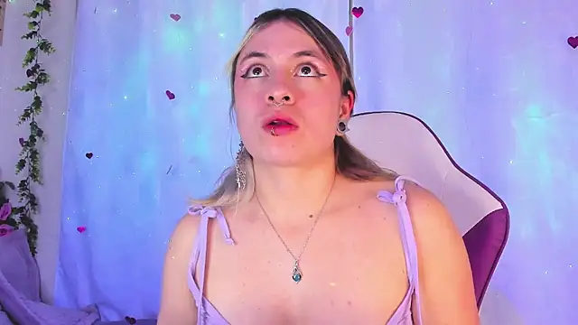 Snapshot of GilaKat chatting on March 2025 05:02:01 AM GilaKat online show from March 2025 05:02:01 AM