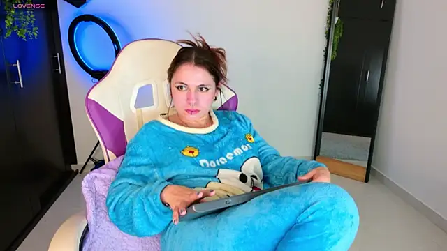 Snapshot of GilaKat chatting on October 2025 05:51:02 AM GilaKat online show from October 2025 05:51:02 AM