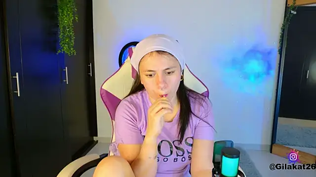 Snapshot of GilaKat chatting on November 2025 05:27:02 AM GilaKat online show from November 2025 05:27:02 AM