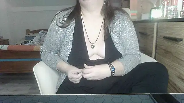 Snapshot of ReifeVenna chatting on February 2025 04:04:01 PM ReifeVenna online show from February 2025 04:04:01 PM