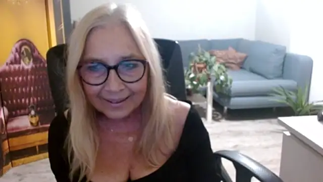 sofia xkiss online show from November 2025 02:50:01 PM