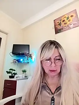 SusieNoreen online show from October 2025 01:37:02 AM