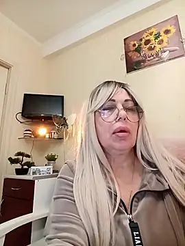 SusieNoreen online show from October 2025 12:52:02 AM