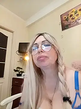 SusieNoreen online show from October 2025 01:03:02 AM