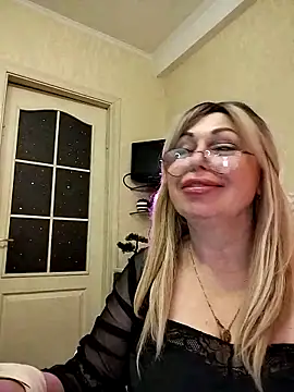 SusieNoreen online show from October 2025 02:22:02 AM