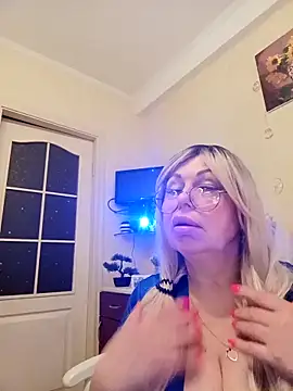 SusieNoreen online show from October 2025 01:06:02 AM