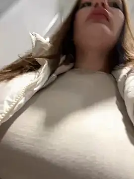 justmila online show from December 2024 11:33:01 AM