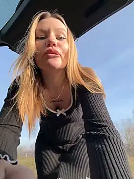 justmila online show from December 2025 12:32:01 PM