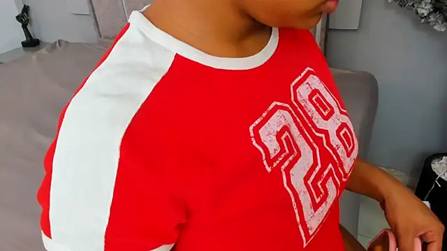 Snapshot of Maaracooper chatting on February 2025 03:37:02 AM Maaracooper online show from February 2025 03:37:02 AM