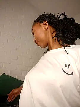 Shria107 online show from February 2026 09:05:02 AM