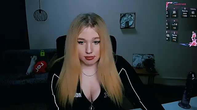 Snapshot of juli_kisss chatting on January 2025 07:58:02 PM juli kisss online show from January 2025 07:58:02 PM