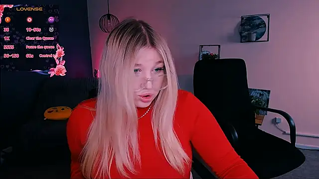 Snapshot of juli_kisss chatting on February 2025 02:31:01 AM juli kisss online show from February 2025 02:31:01 AM