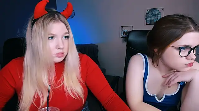 Snapshot of juli_kisss chatting on March 2025 07:49:02 PM juli kisss online show from March 2025 07:49:02 PM