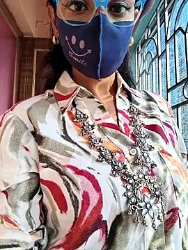 Snapshot of wild_bong_queen chatting on November 2025 09:32:01 AM wild bong queen online show from November 2025 09:32:01 AM