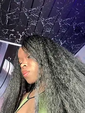 Snapshot of Thyana_LS chatting on December 2024 07:12:01 PM Thyana LS online show from December 2024 07:12:01 PM