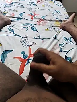 Snapshot of Mallu_Curator chatting on October 2025 01:56:02 PM Mallu Curator online show from October 2025 01:56:02 PM