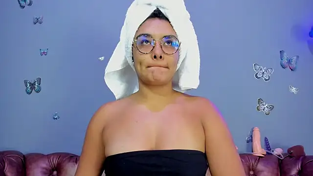 Kaira mosse online show from November 2025 11:24:01 AM